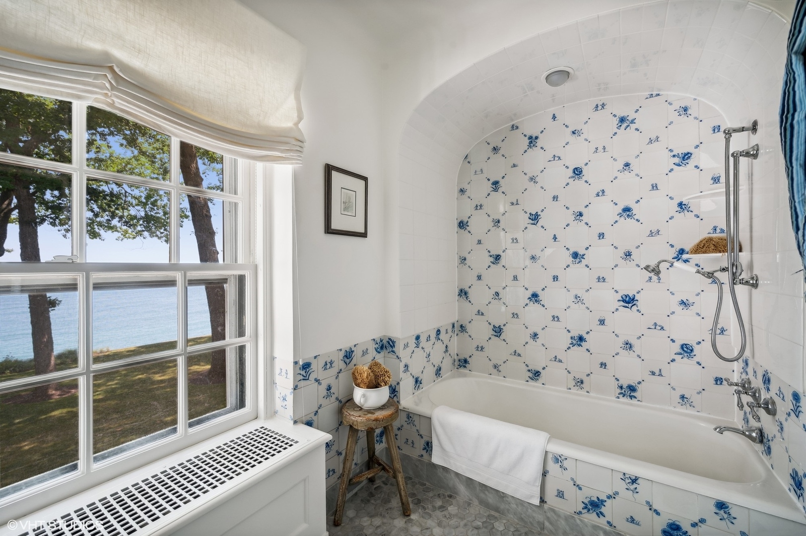 1421 Lake Road Lake Forest, IL 60045 - Photo 66 of 110