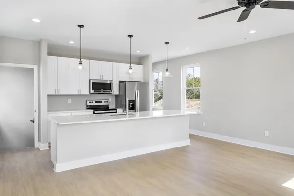 $2,895 | 2028 Arbutus Avenue, North Charleston, SC 29405