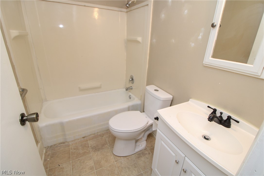 5173 Palmyra Road Southwest Warren, OH 44481 - Photo 10 of 42 Gallery Image 10