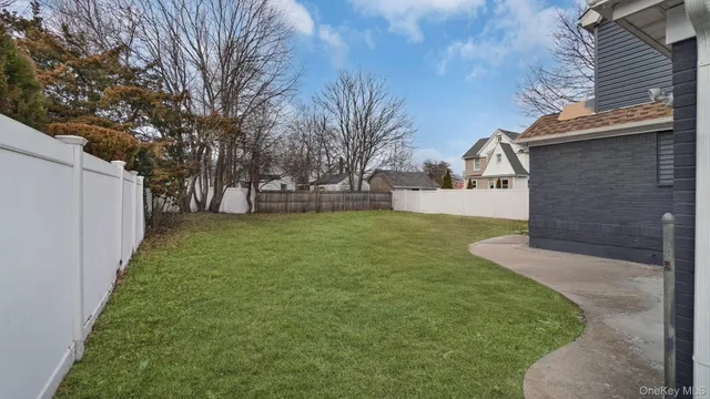 $849,995 | 39 Acacia Avenue, Hempstead, NY 11550