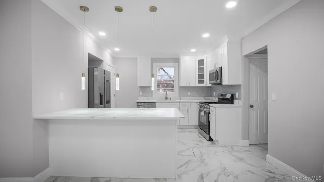 $849,995 | 39 Acacia Avenue, Hempstead, NY 11550