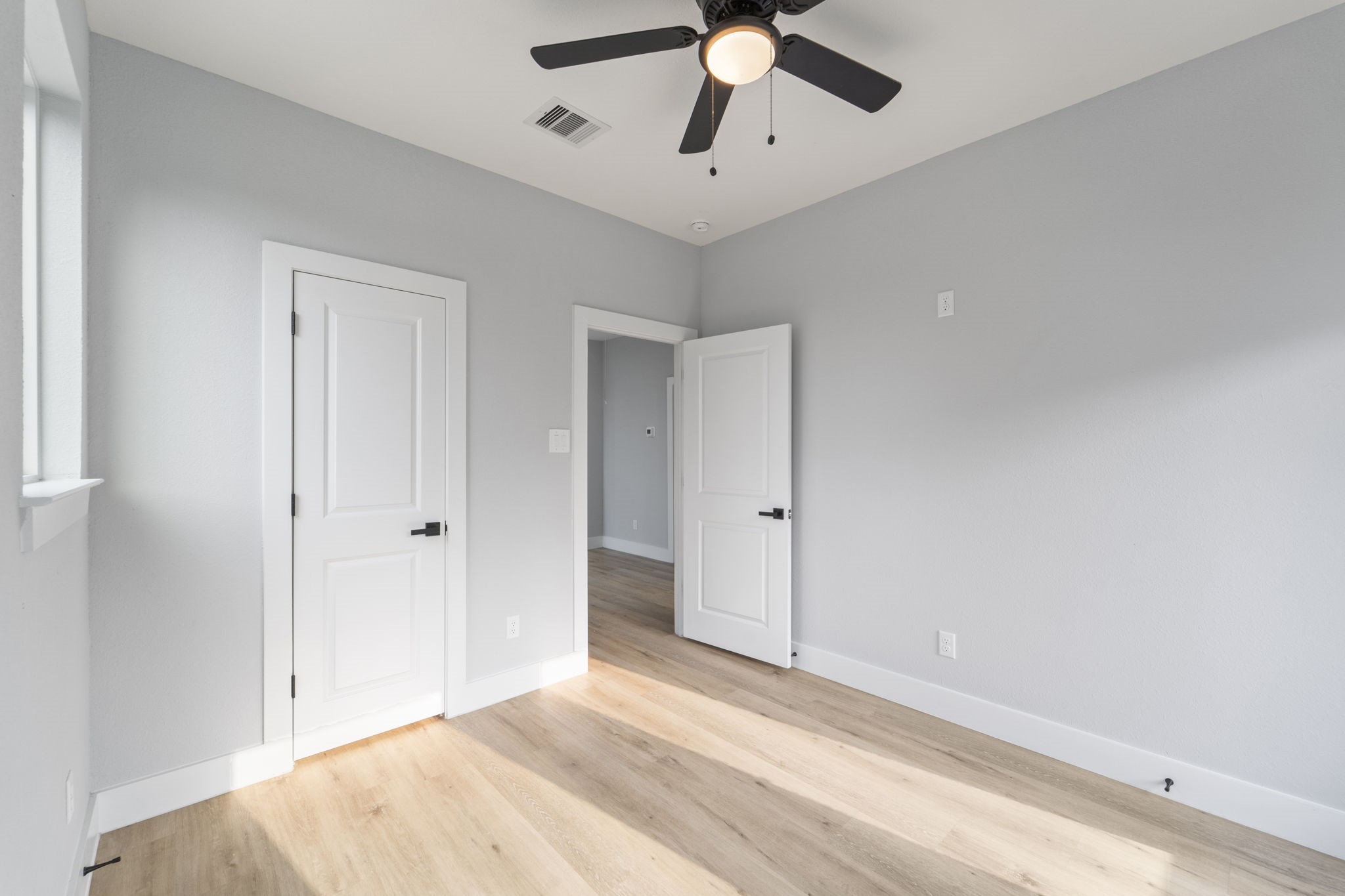 6631 Foster Street Houston, TX 77021 - Photo 18 of 31 a view of an empty room