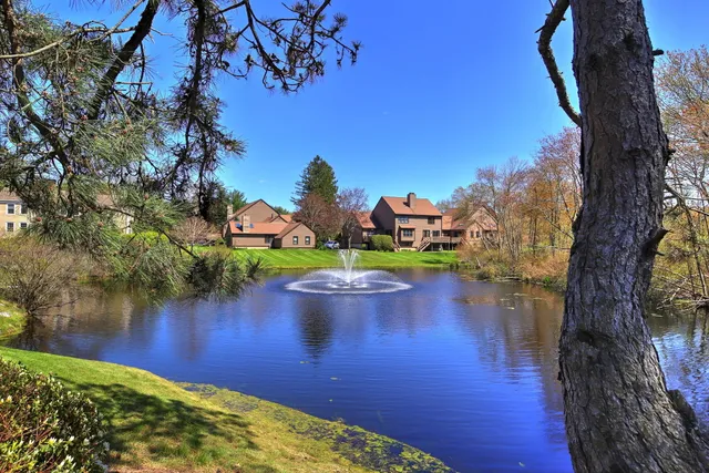 $400,000 | 13 Shadowwood Circle, Unit 13, Monroe, CT 06468