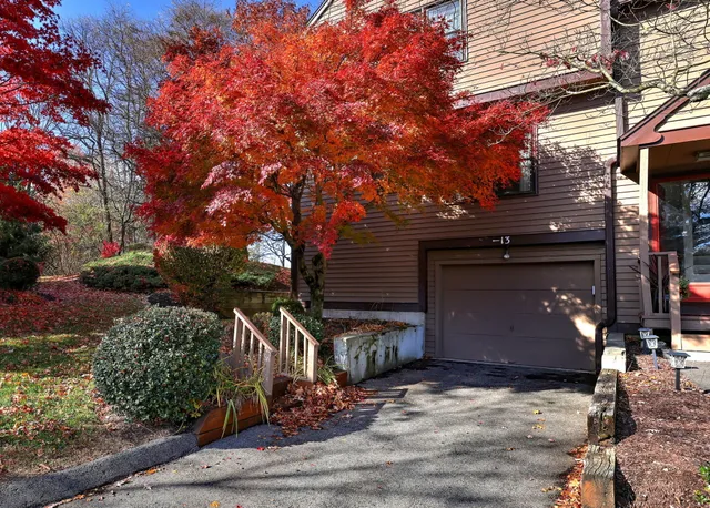 $400,000 | 13 Shadowwood Circle, Unit 13, Monroe, CT 06468
