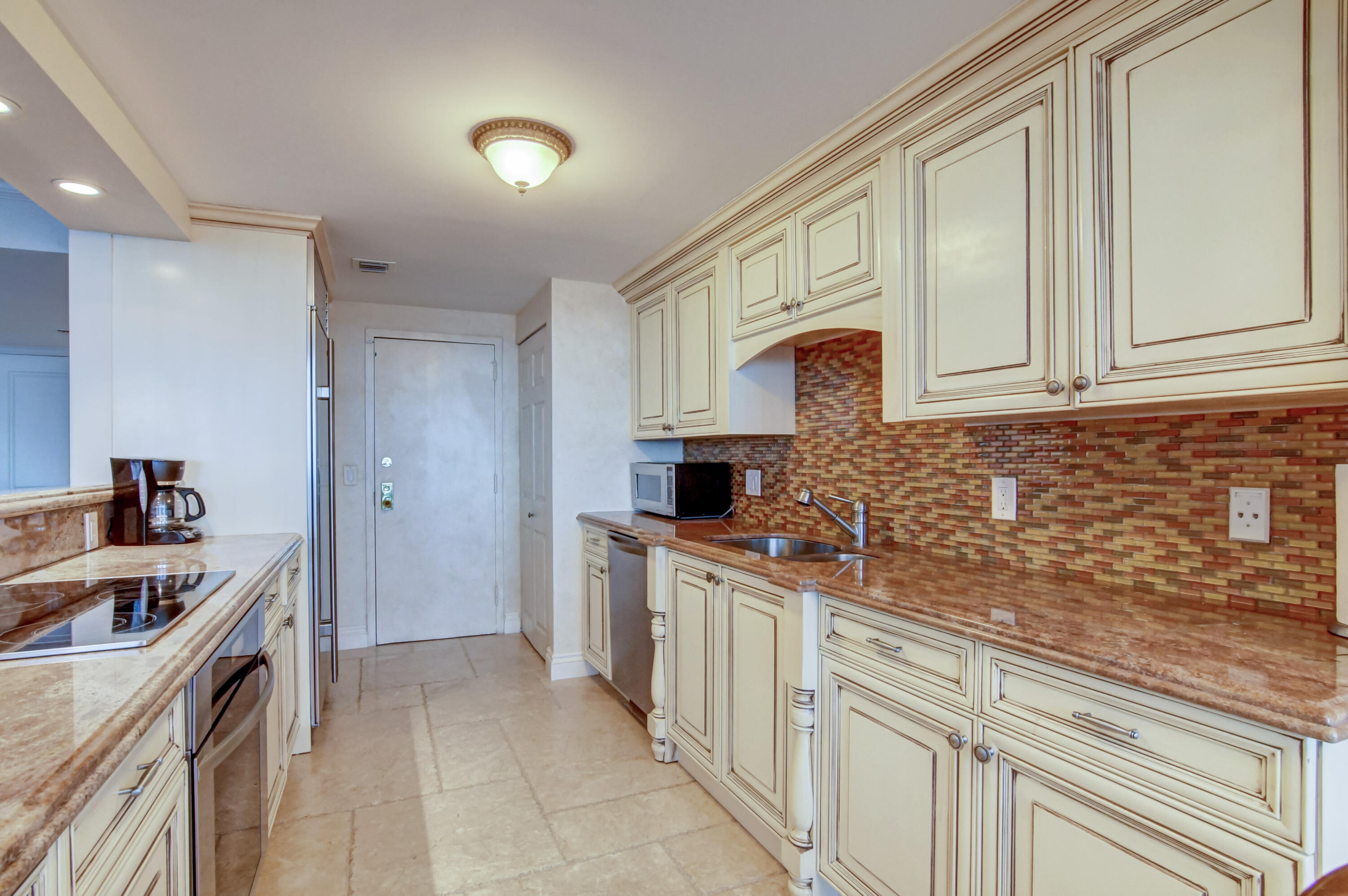250 South Ocean Boulevard, Unit 16C Boca Raton, FL 33432 - Photo 15 of 85 2nd Entrance Door