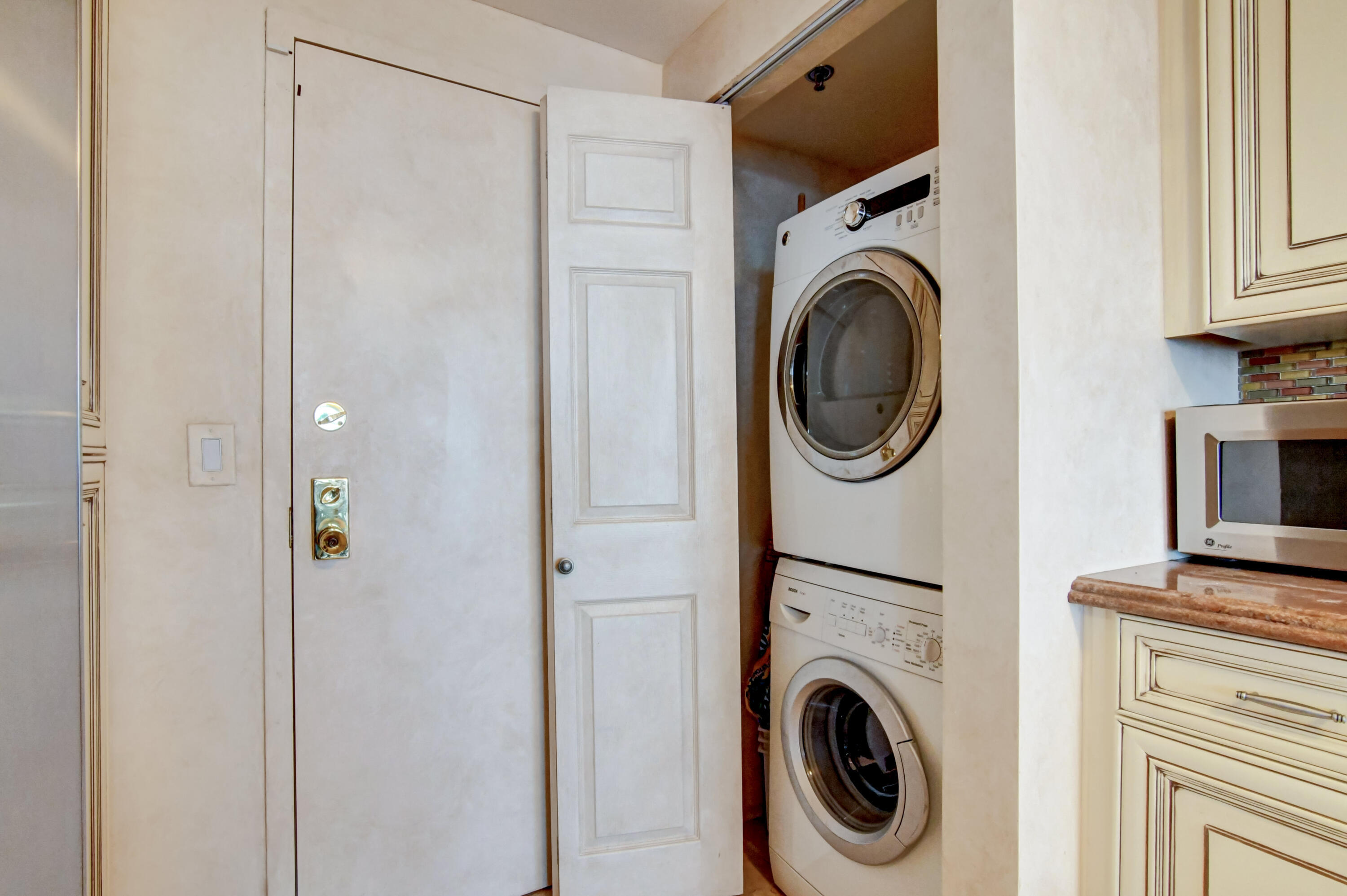 250 South Ocean Boulevard, Unit 16C Boca Raton, FL 33432 - Photo 17 of 85 Full Size Washer & Dryer