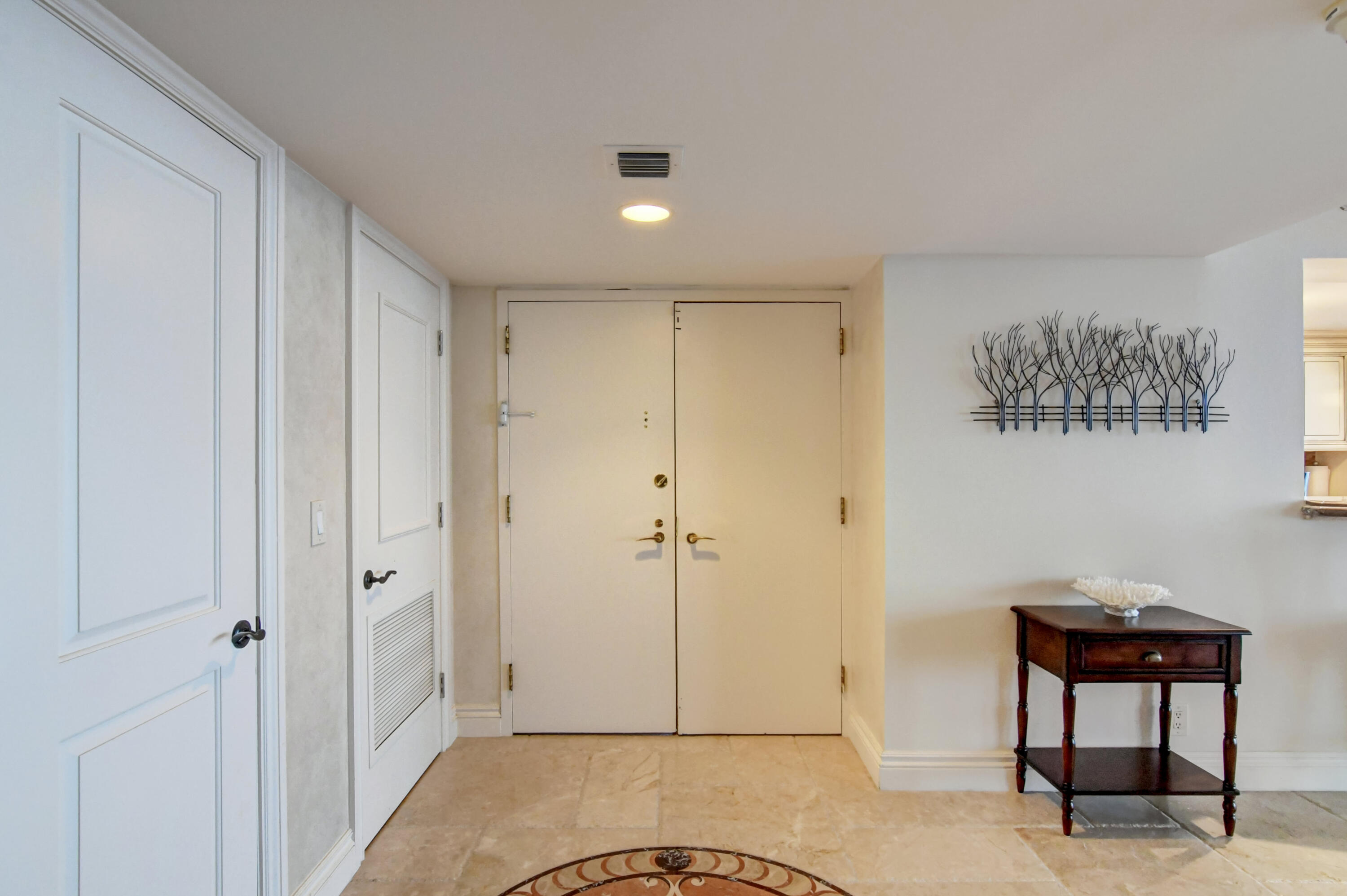 250 South Ocean Boulevard, Unit 16C Boca Raton, FL 33432 - Photo 49 of 85 Foyer