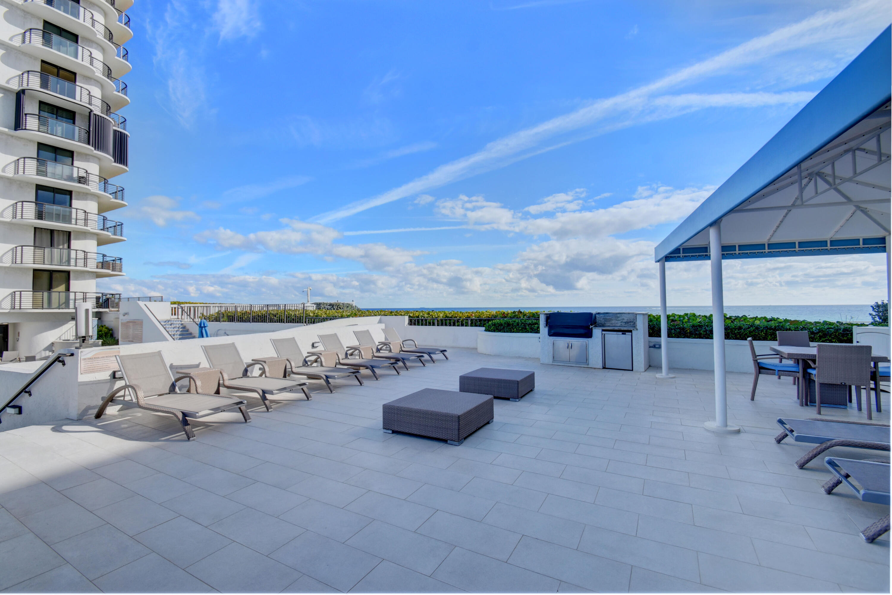 250 South Ocean Boulevard, Unit 16C Boca Raton, FL 33432 - Photo 57 of 85 Gas Grill for your Cook-Outs!