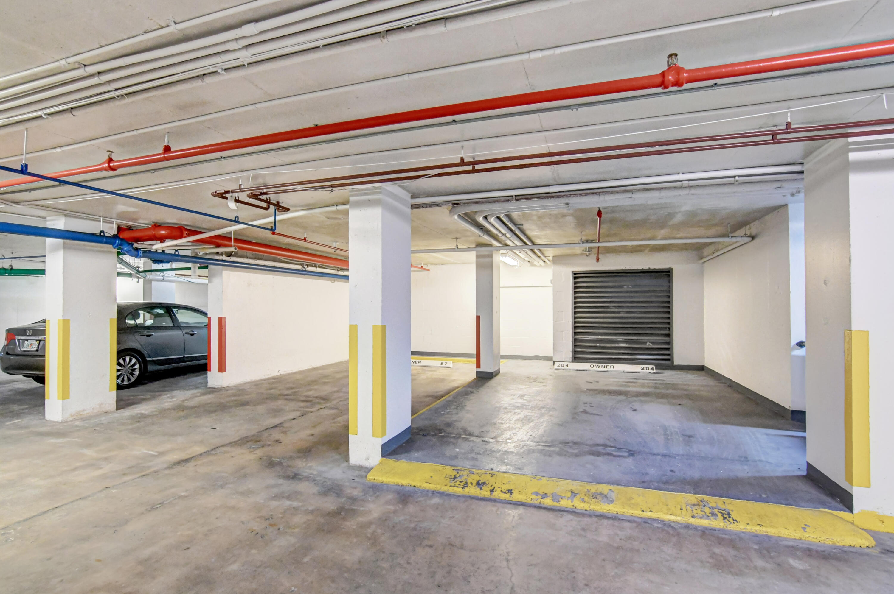 250 South Ocean Boulevard, Unit 16C Boca Raton, FL 33432 - Photo 78 of 85 Super Clean Garage