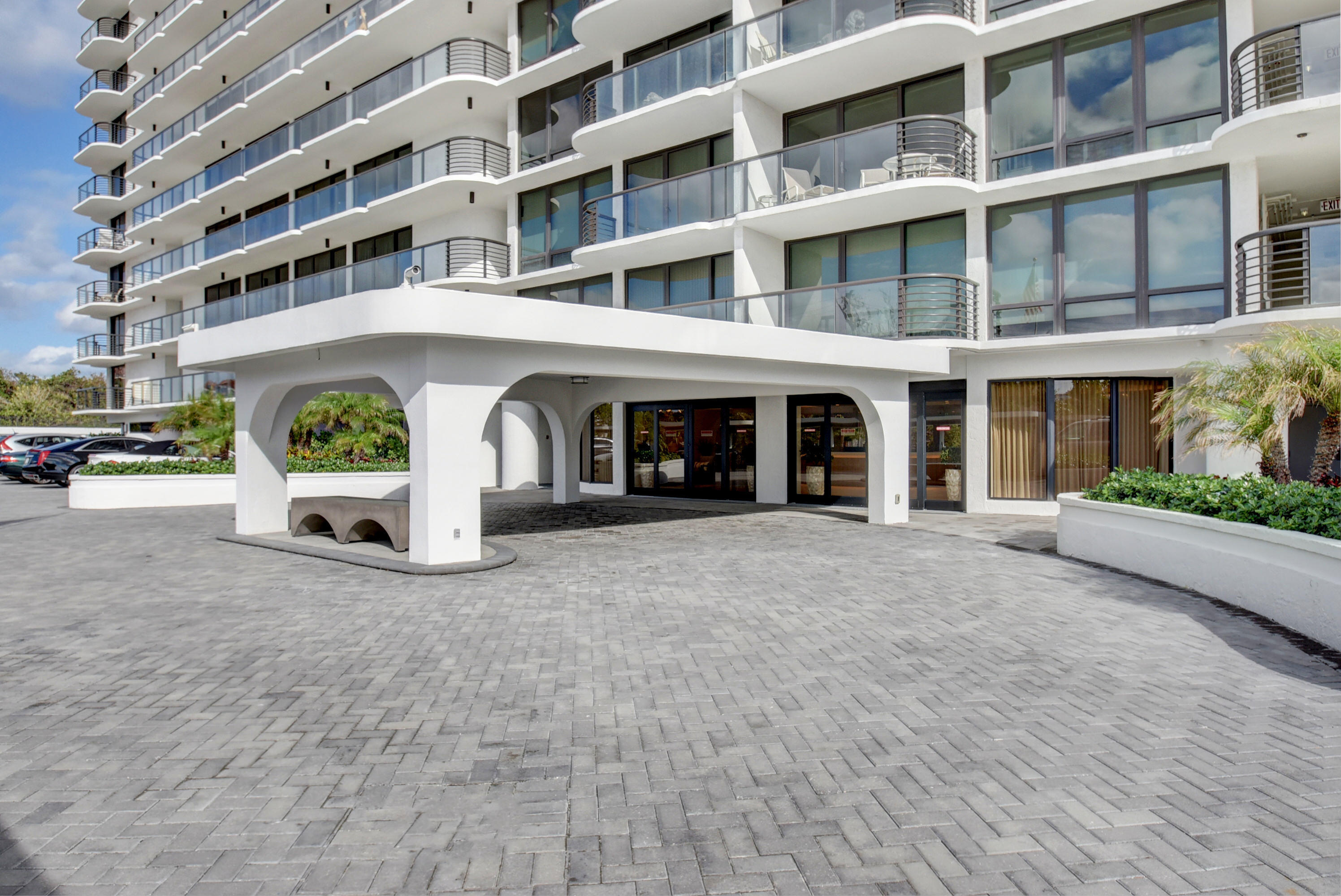 250 South Ocean Boulevard, Unit 16C Boca Raton, FL 33432 - Photo 81 of 85 Porte Cochere Entrance