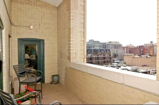 1000 West Washington Boulevard, Unit 406 Chicago, IL 60607 - Photo 8 of 8 a view of city from balcony