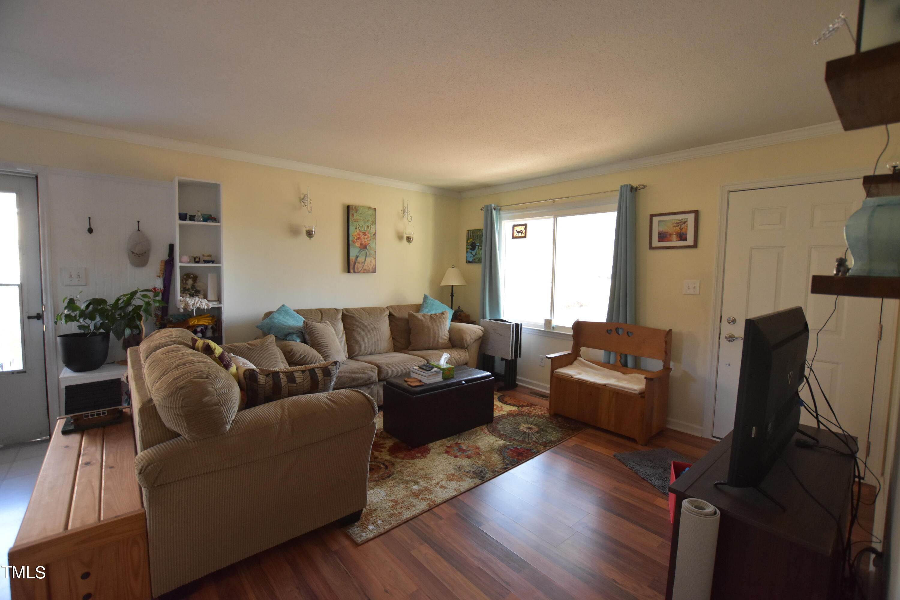 827 Old Zebulon Road Wendell, NC 27591 - Photo 5 of 11 family room