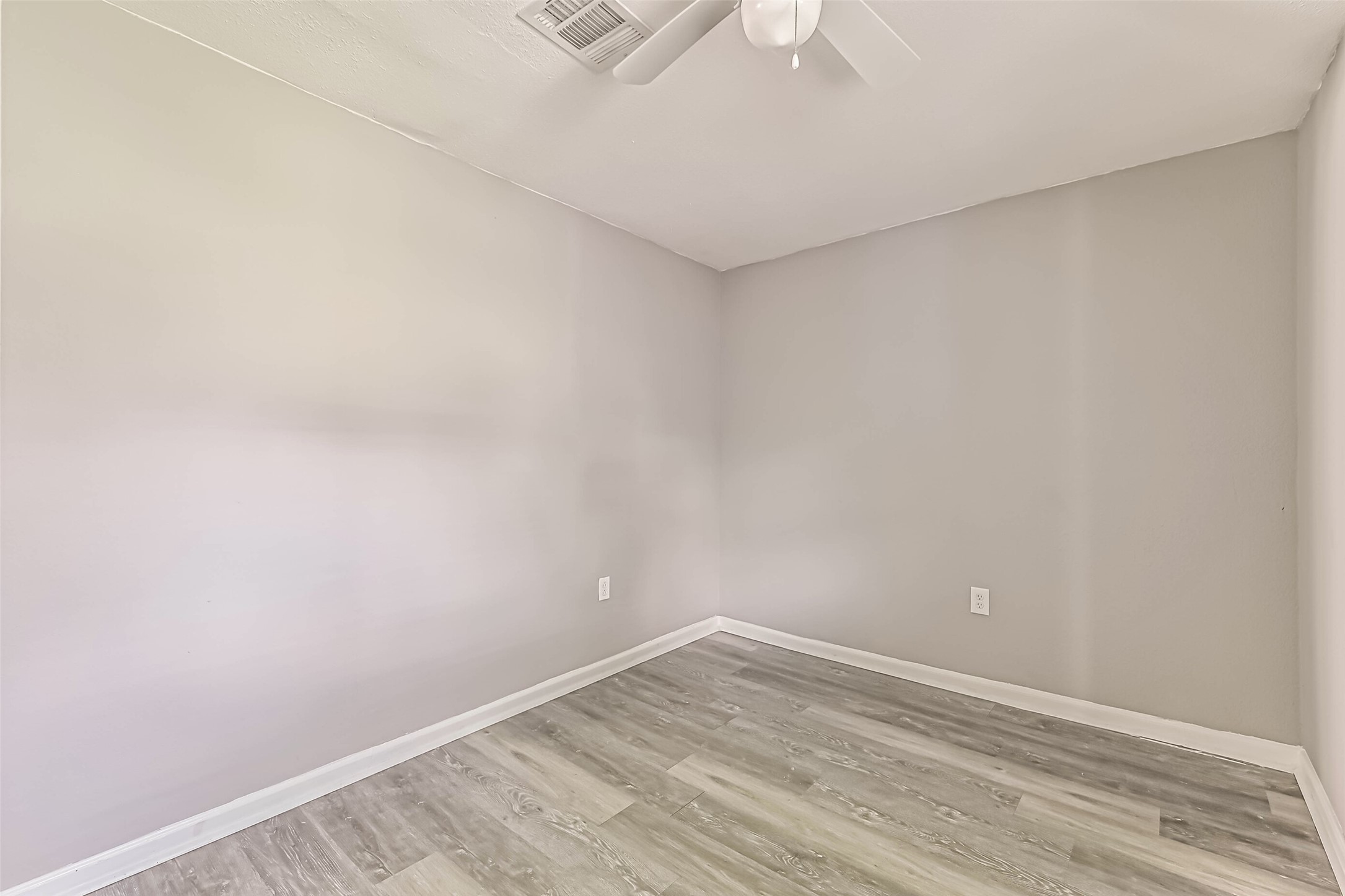 9839 Racine Street, Unit 1/2 Houston, TX 77029 - Photo 23 of 26 a view of an empty room