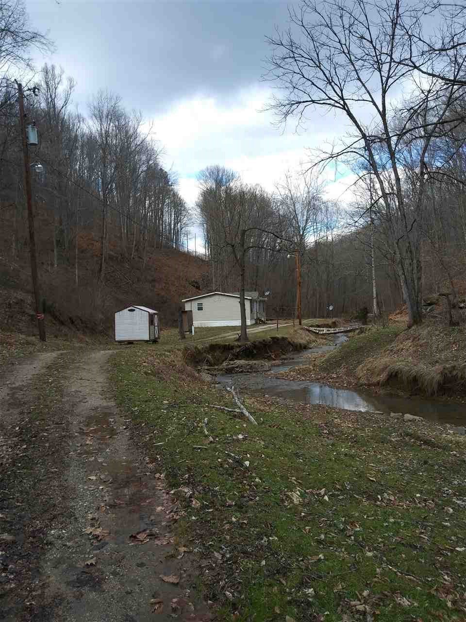 142 Maul Fork Road Griffithsville, WV 25521 - Photo 4 of 13 Gallery Image 4