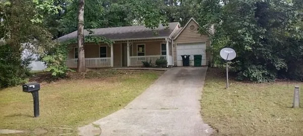 $1,500 | 818 Greenhedge Drive, Stone Mountain, GA 30088