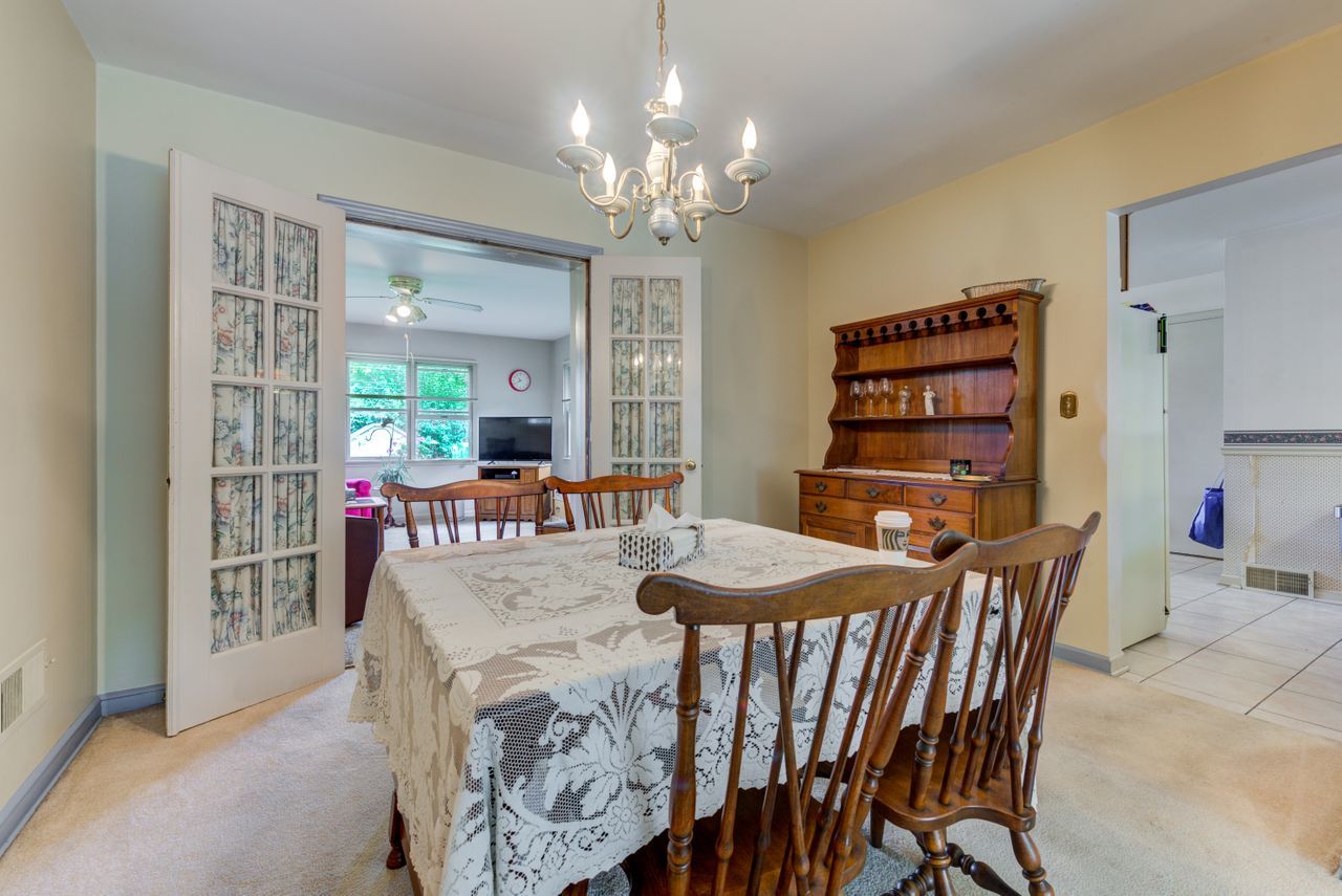 122 Wilma Place Park Ridge, IL 60068 - Photo 6 of 20 a view of a dining room with furniture
