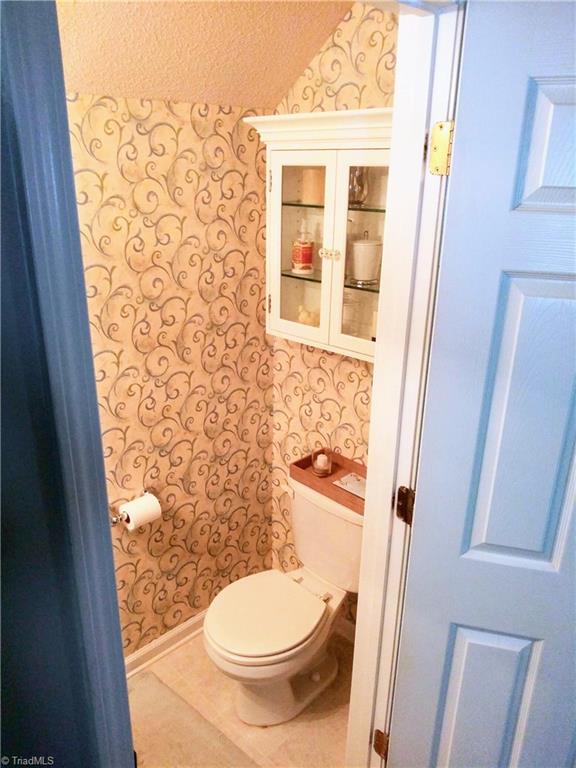 324 Apple Ridge Road Greensboro, NC 27406 - Photo 5 of 18 Gallery Image 5