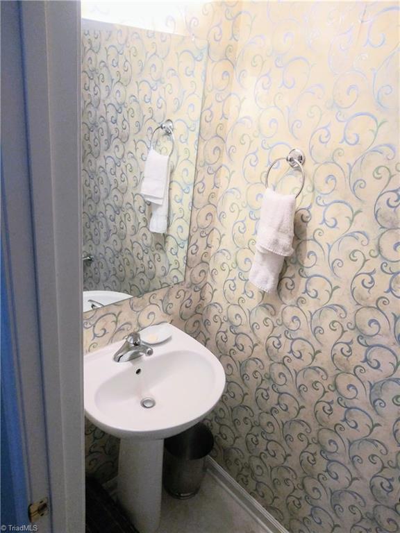 324 Apple Ridge Road Greensboro, NC 27406 - Photo 6 of 18 Gallery Image 6