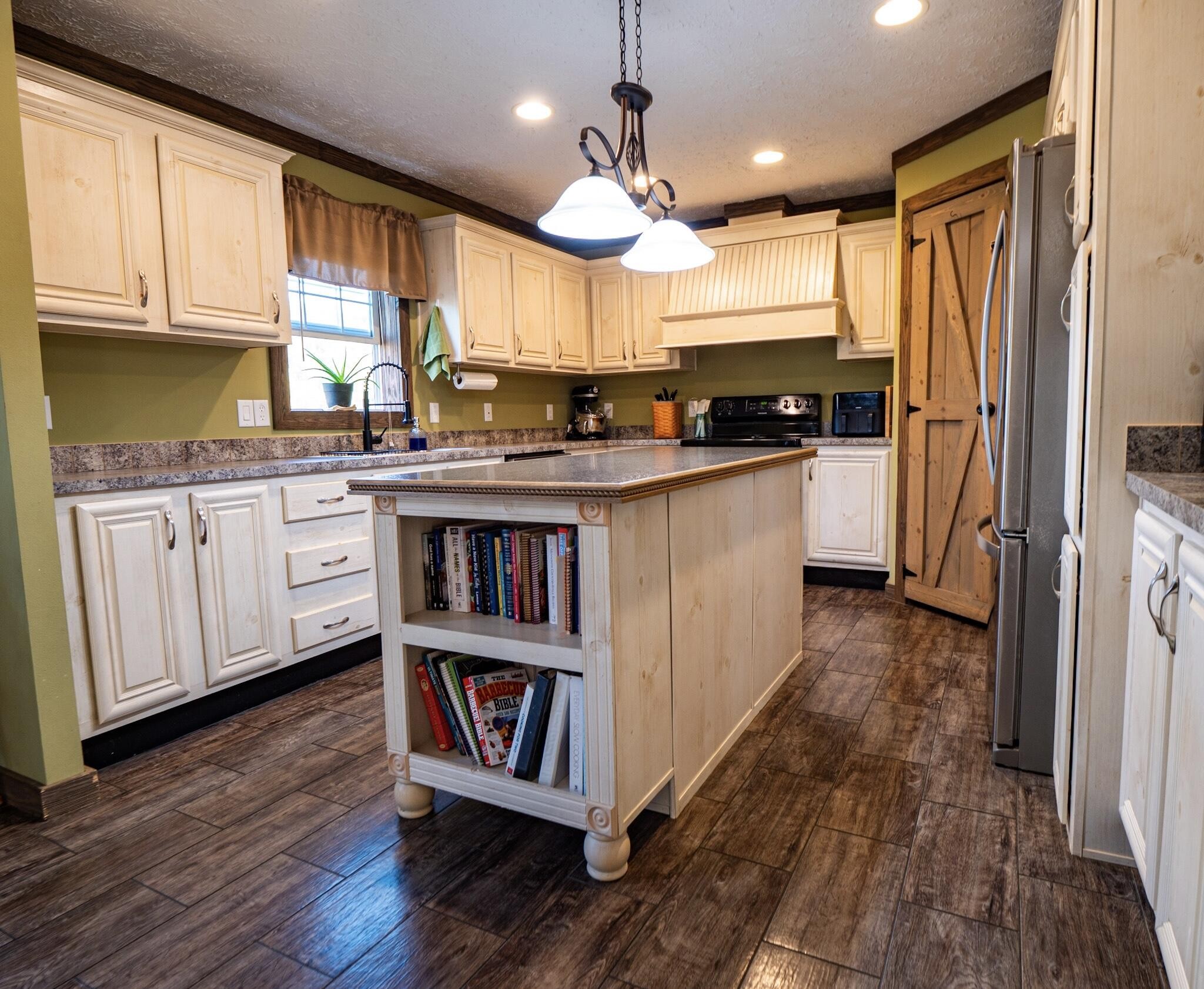 560 South S Ridge Decatur, TN 37322 - Photo 6 of 39 Gallery Image 6