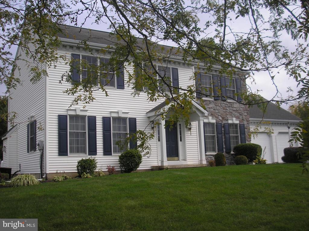 11 Sunset Lane Lititz, PA 17543 - Photo 2 of 22