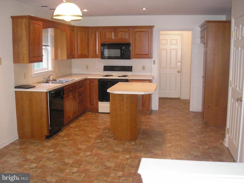11 Sunset Lane Lititz, PA 17543 - Photo 9 of 22