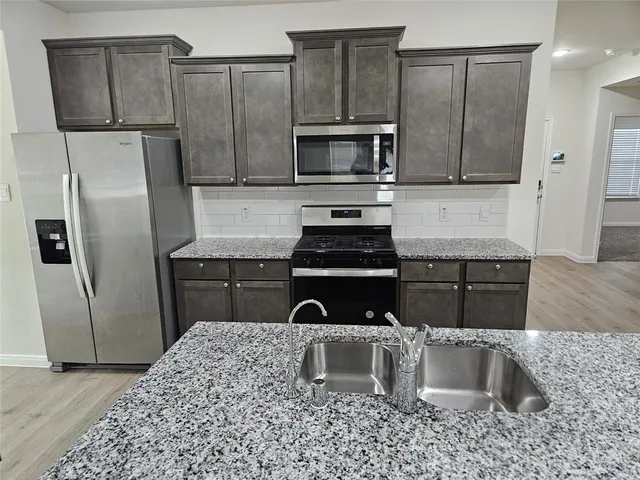 $2,150 | 903 Emerald Gate Drive, Princeton, TX 75407