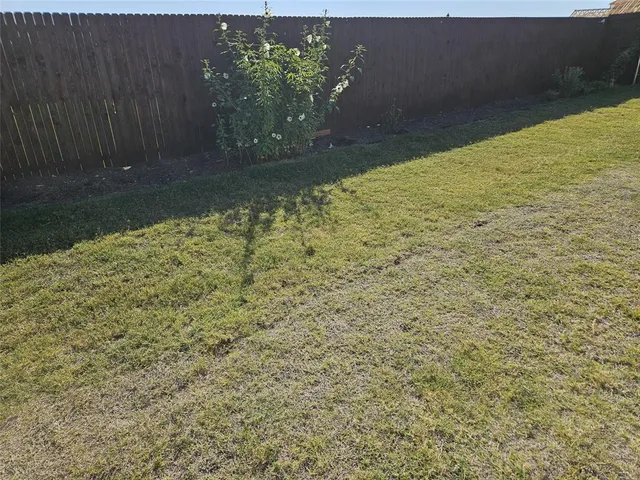 $2,150 | 903 Emerald Gate Drive, Princeton, TX 75407
