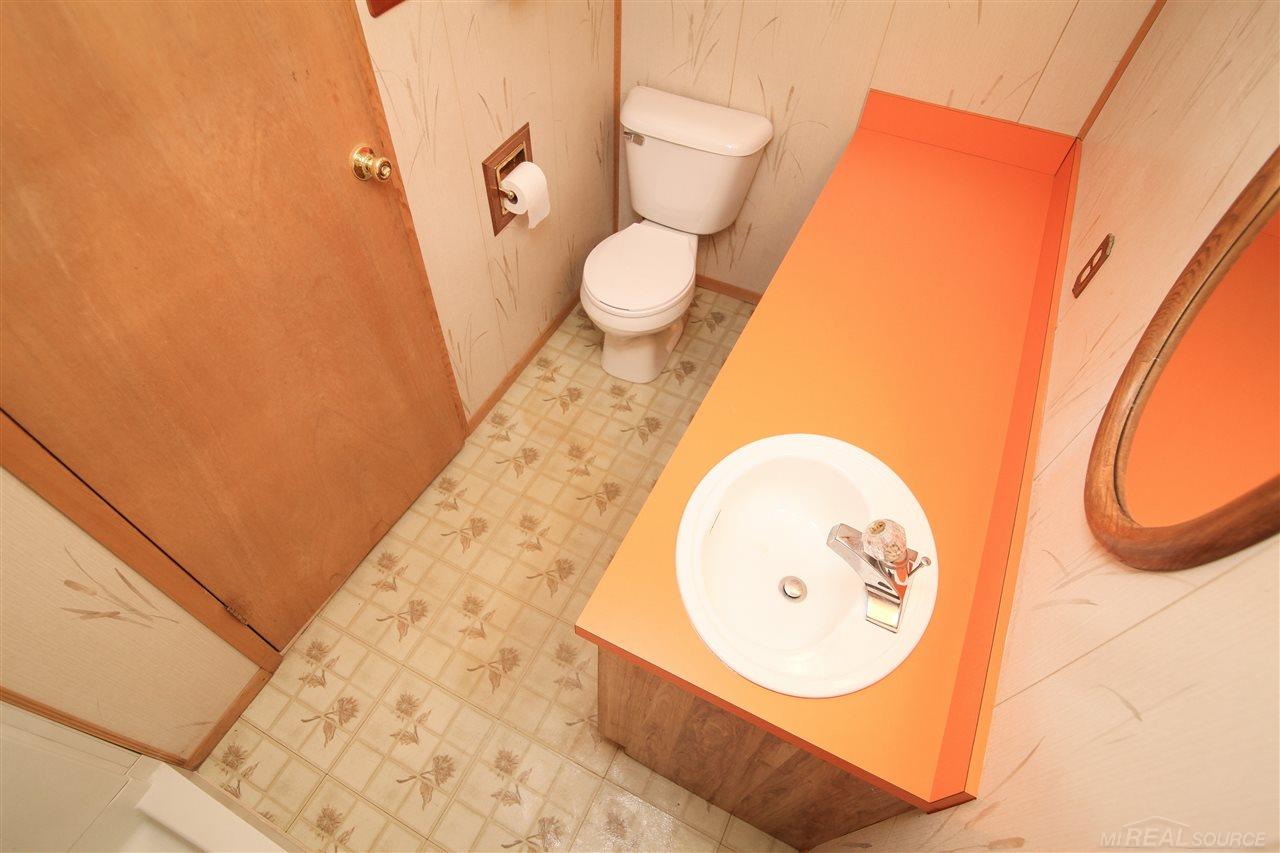 8401 18 18 Mile Road, Unit 77 Sterling Heights, MI 48313 - Photo 16 of 18