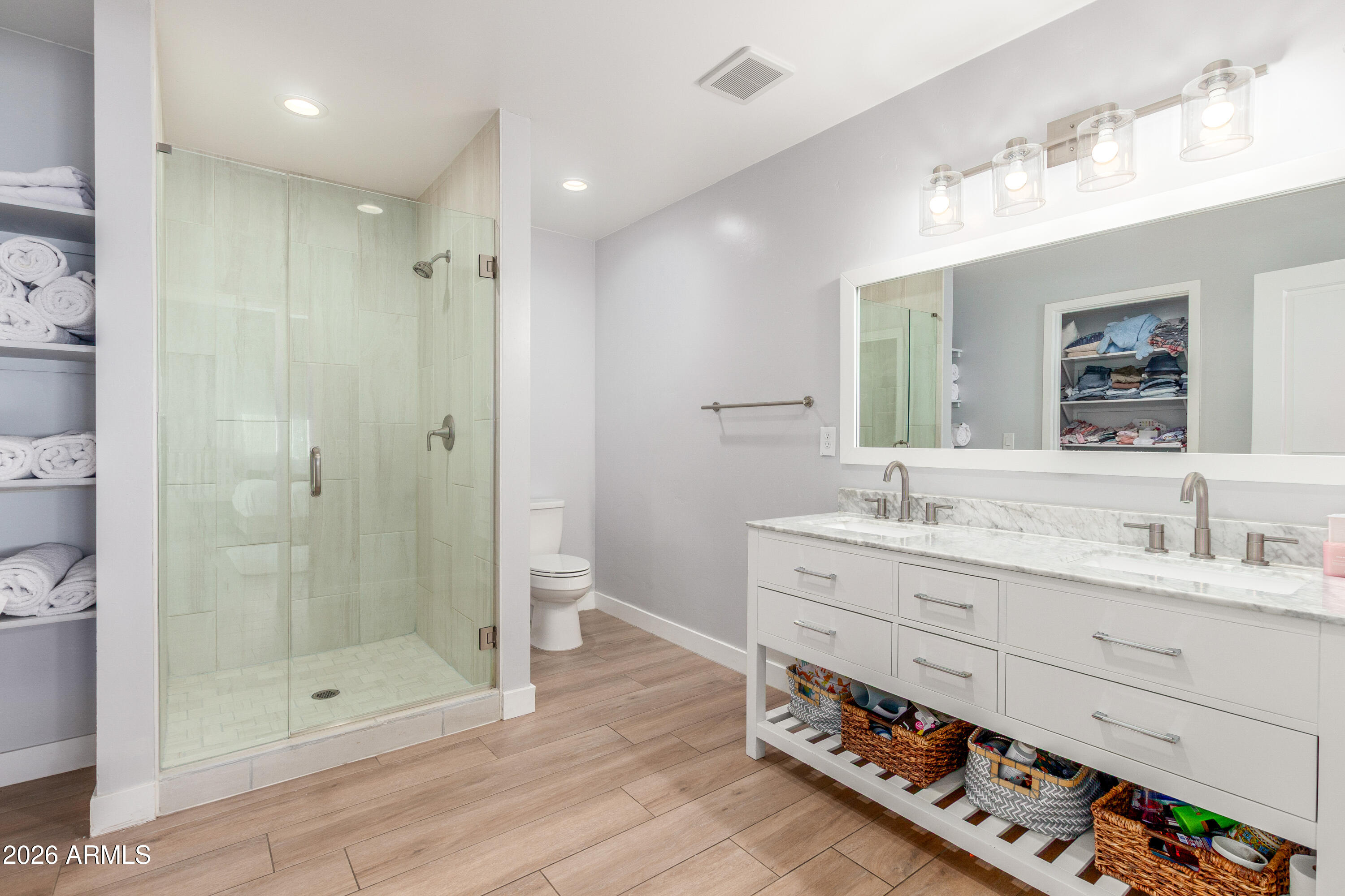 728 East State Avenue Phoenix, AZ 85020 - Photo 12 of 29 Master Bath