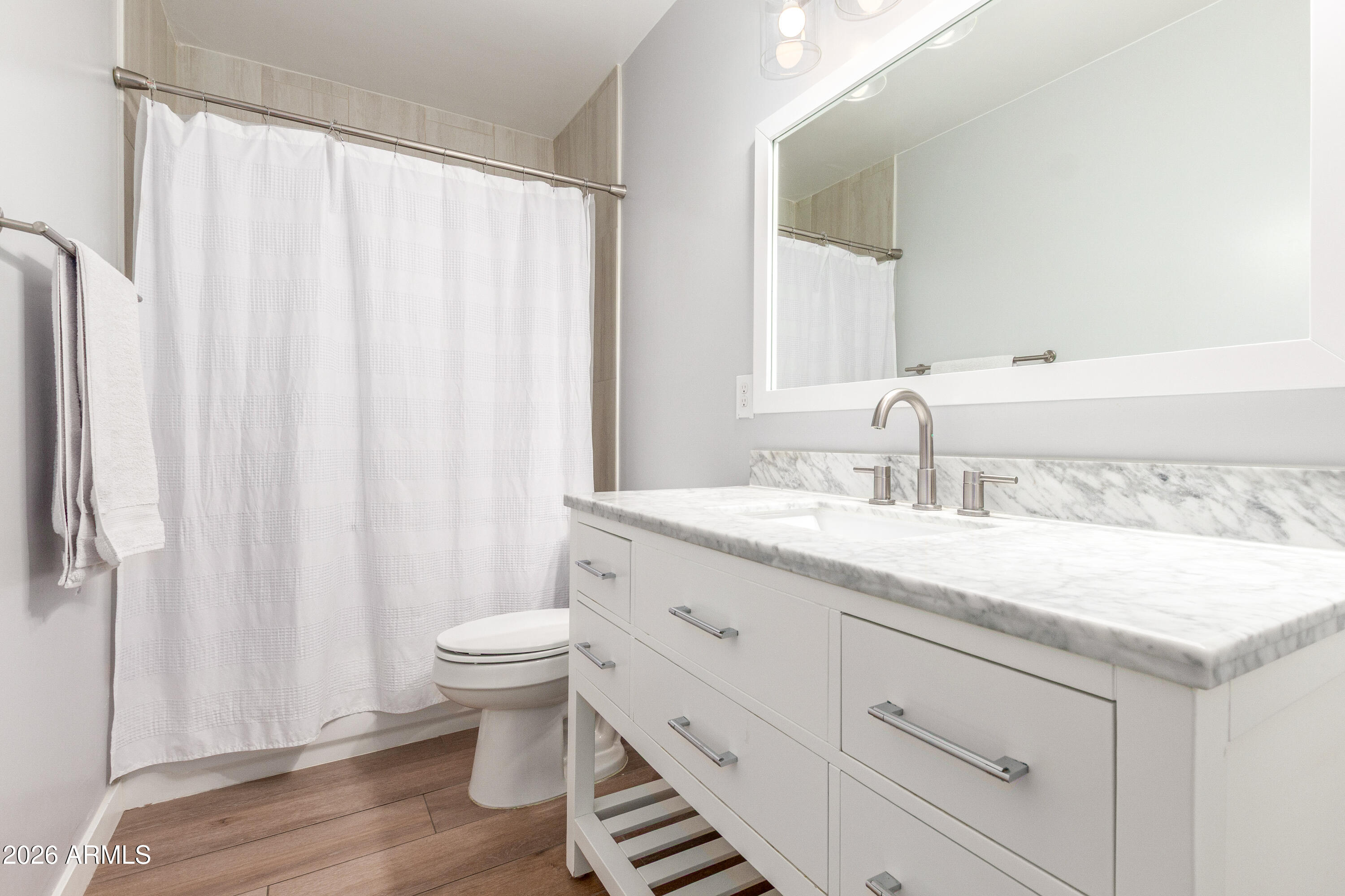 728 East State Avenue Phoenix, AZ 85020 - Photo 14 of 29 2nd Bath/Shower