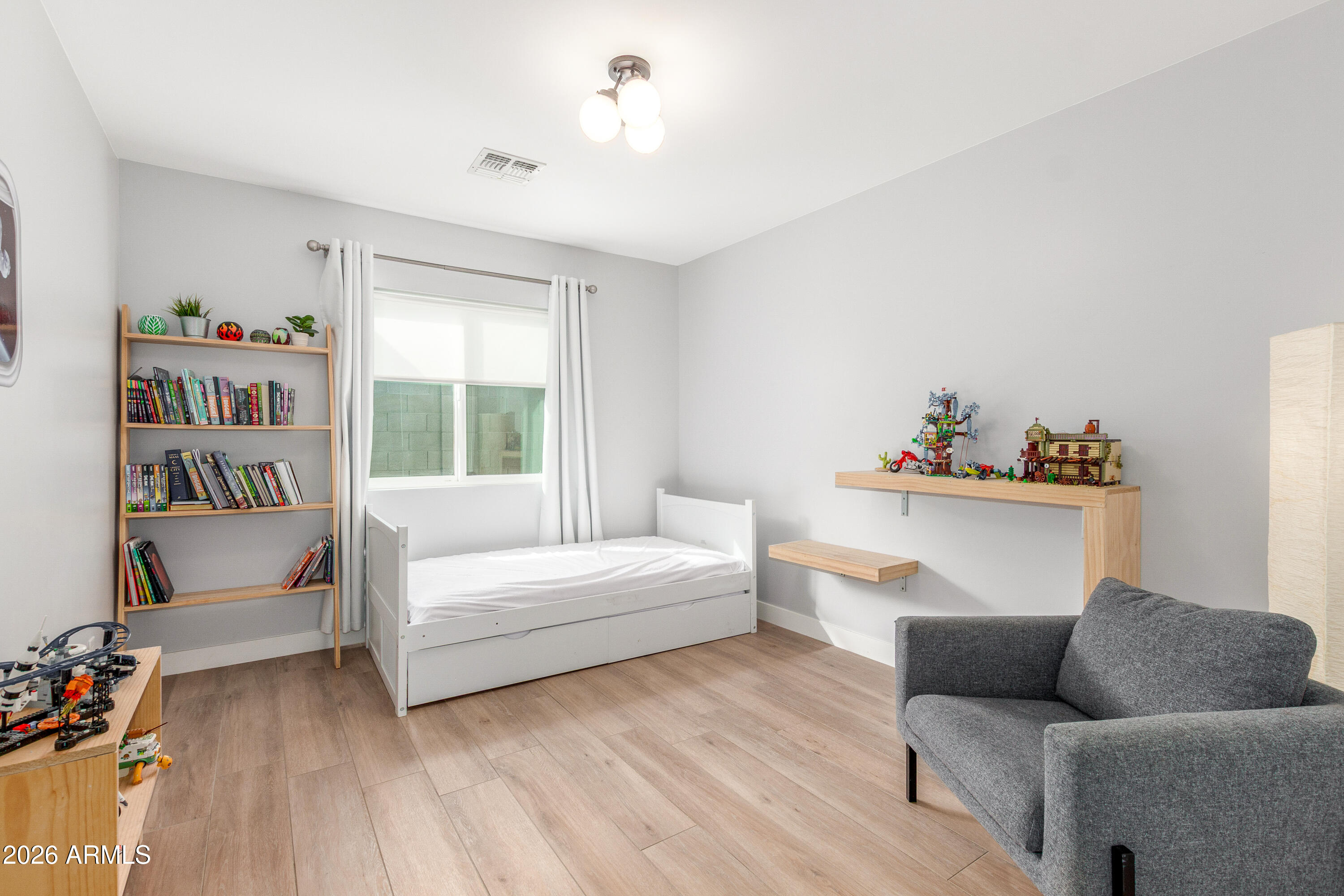 728 East State Avenue Phoenix, AZ 85020 - Photo 15 of 29 Room