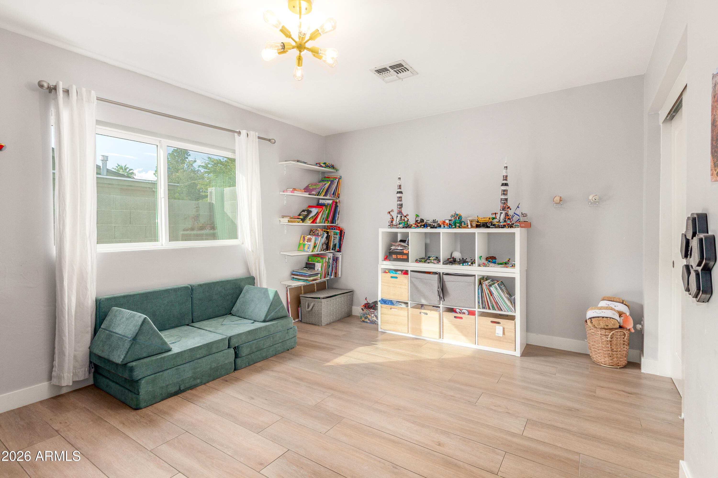 728 East State Avenue Phoenix, AZ 85020 - Photo 19 of 29 Room