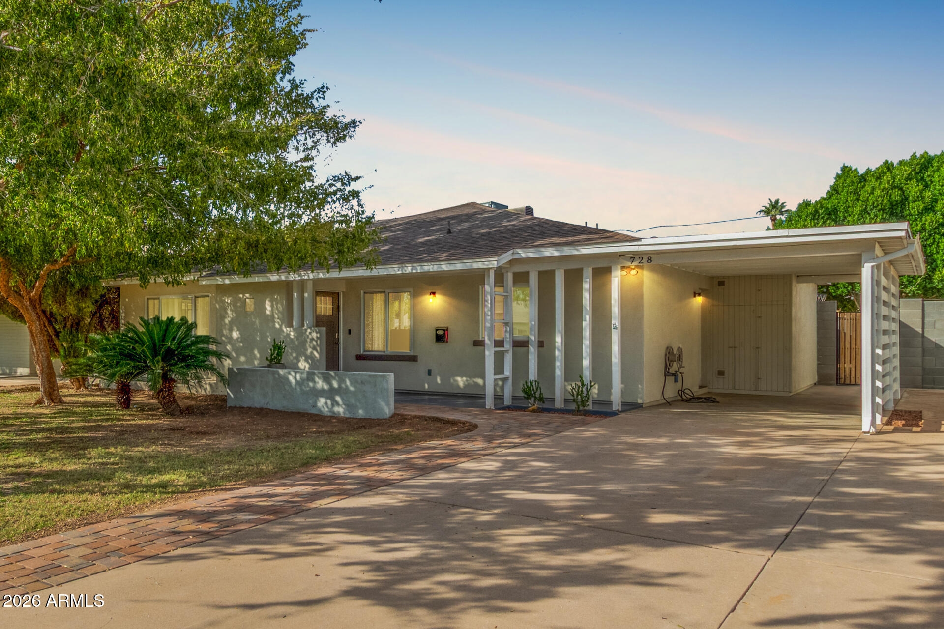 728 East State Avenue Phoenix, AZ 85020 - Photo 2 of 29 Front
