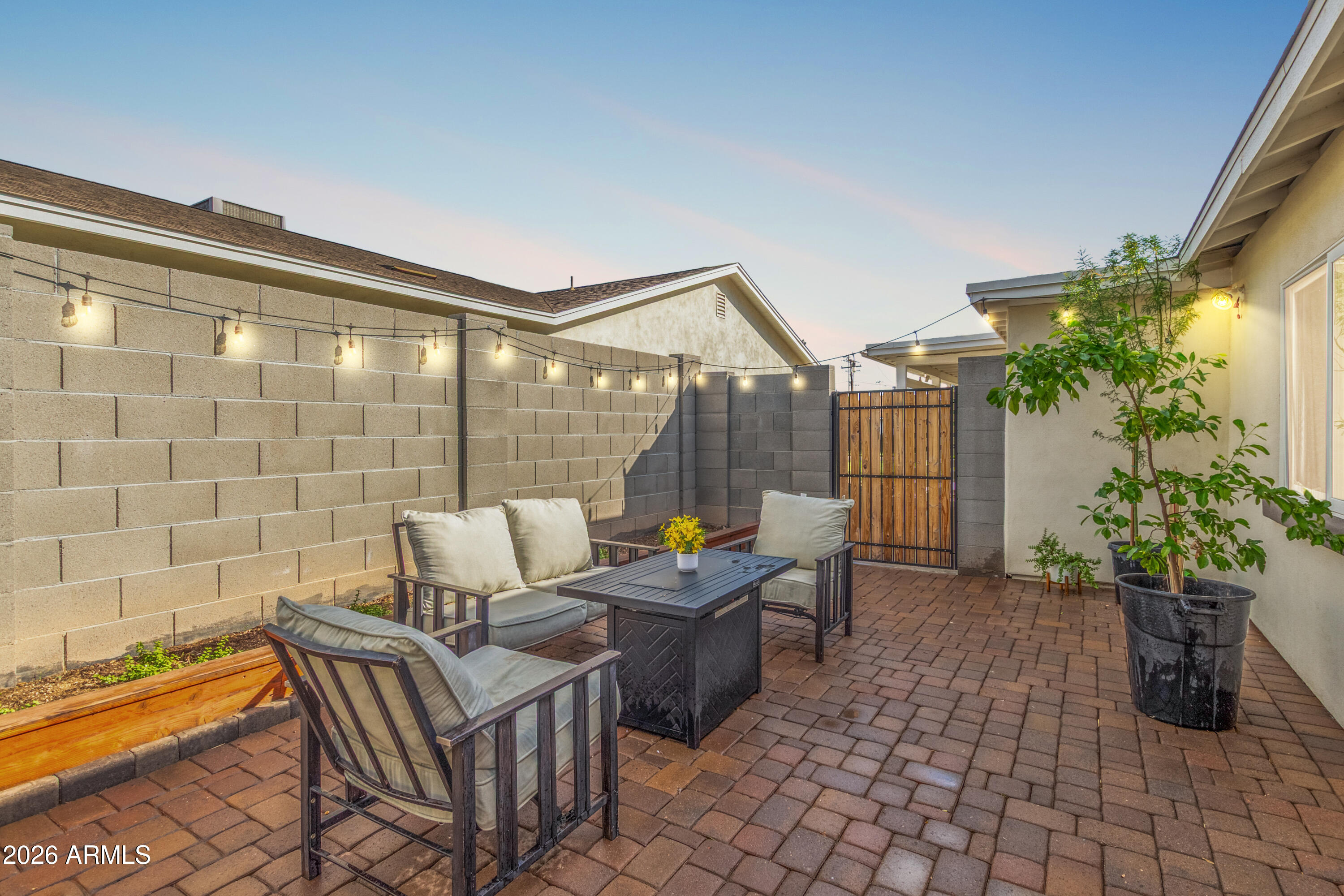 728 East State Avenue Phoenix, AZ 85020 - Photo 28 of 29 Side Patio