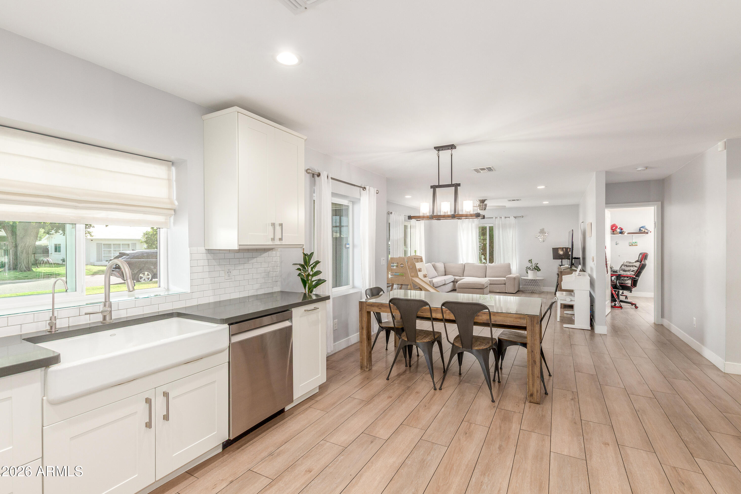 728 East State Avenue Phoenix, AZ 85020 - Photo 5 of 29 Kitchen