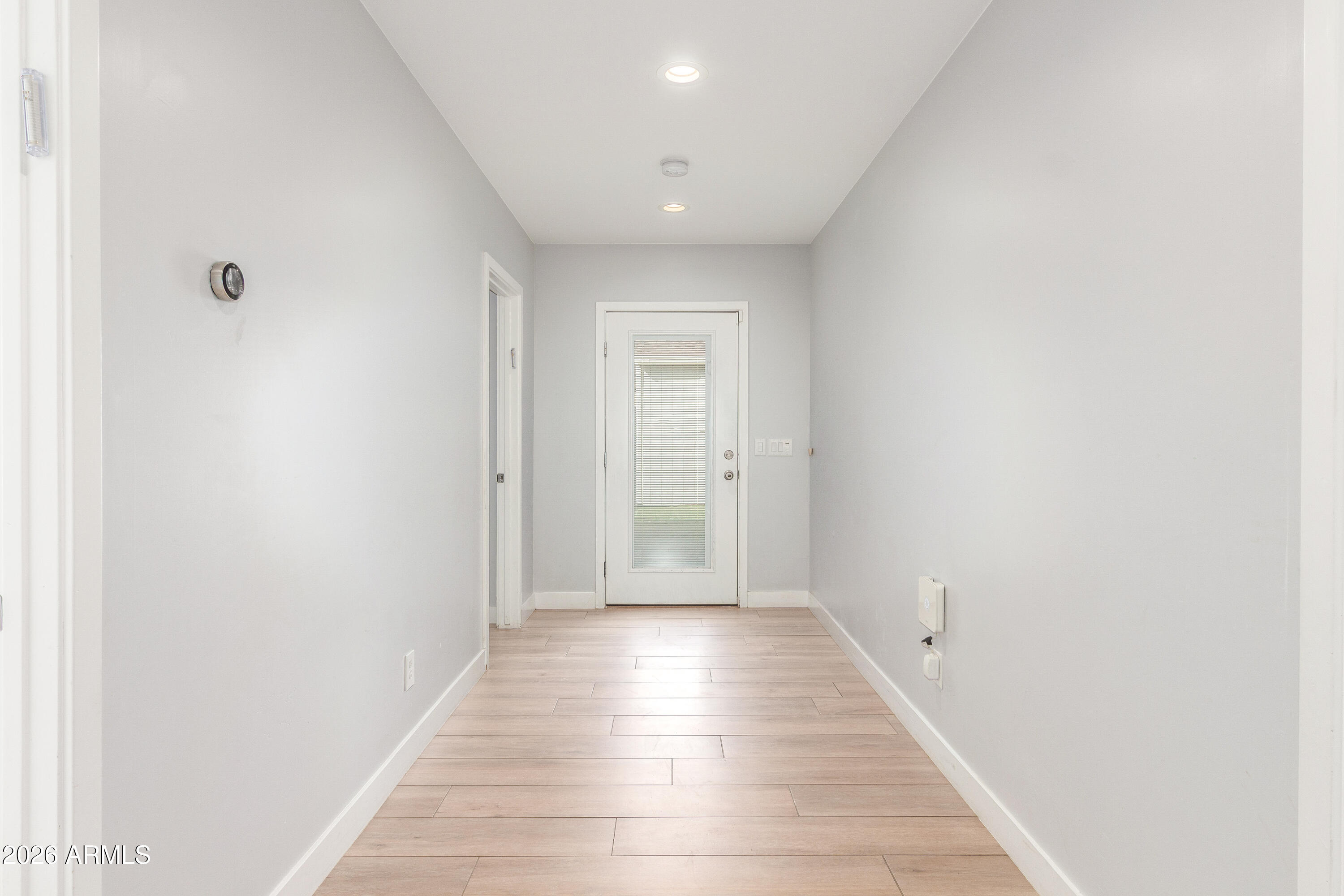 728 East State Avenue Phoenix, AZ 85020 - Photo 10 of 29 Hallway