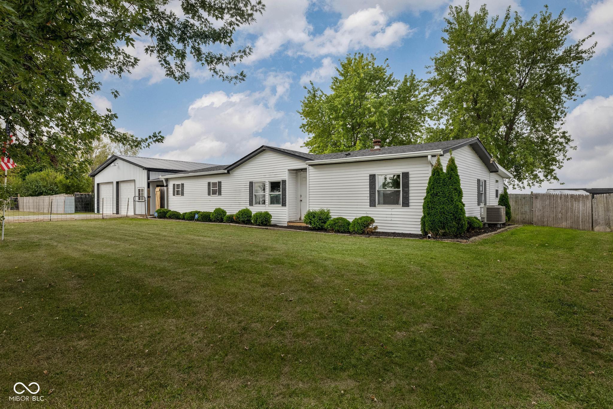 10417 Highway 109 Pendleton, IN 46064 - Photo 5 of 63