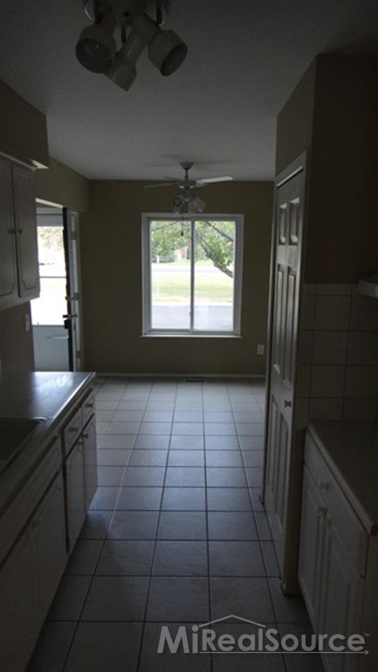 4420 15 Mile Road Sterling Heights, MI 48310 - Photo 5 of 17 31164180-4.JPG
