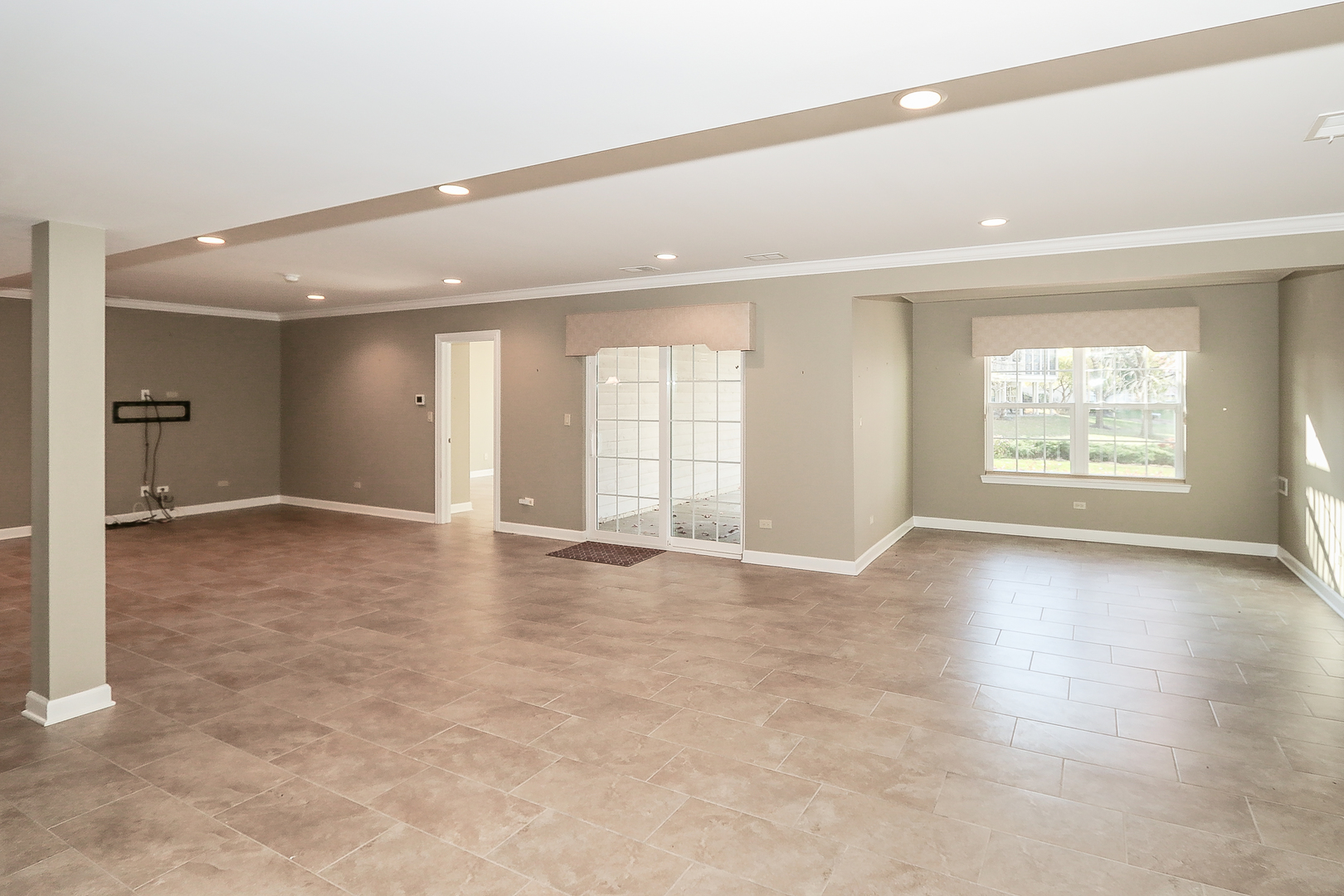 6 Sugar Maple Court Lake In The Hills, IL 60156 - Photo 25 of 35 an empty room with windows and closet
