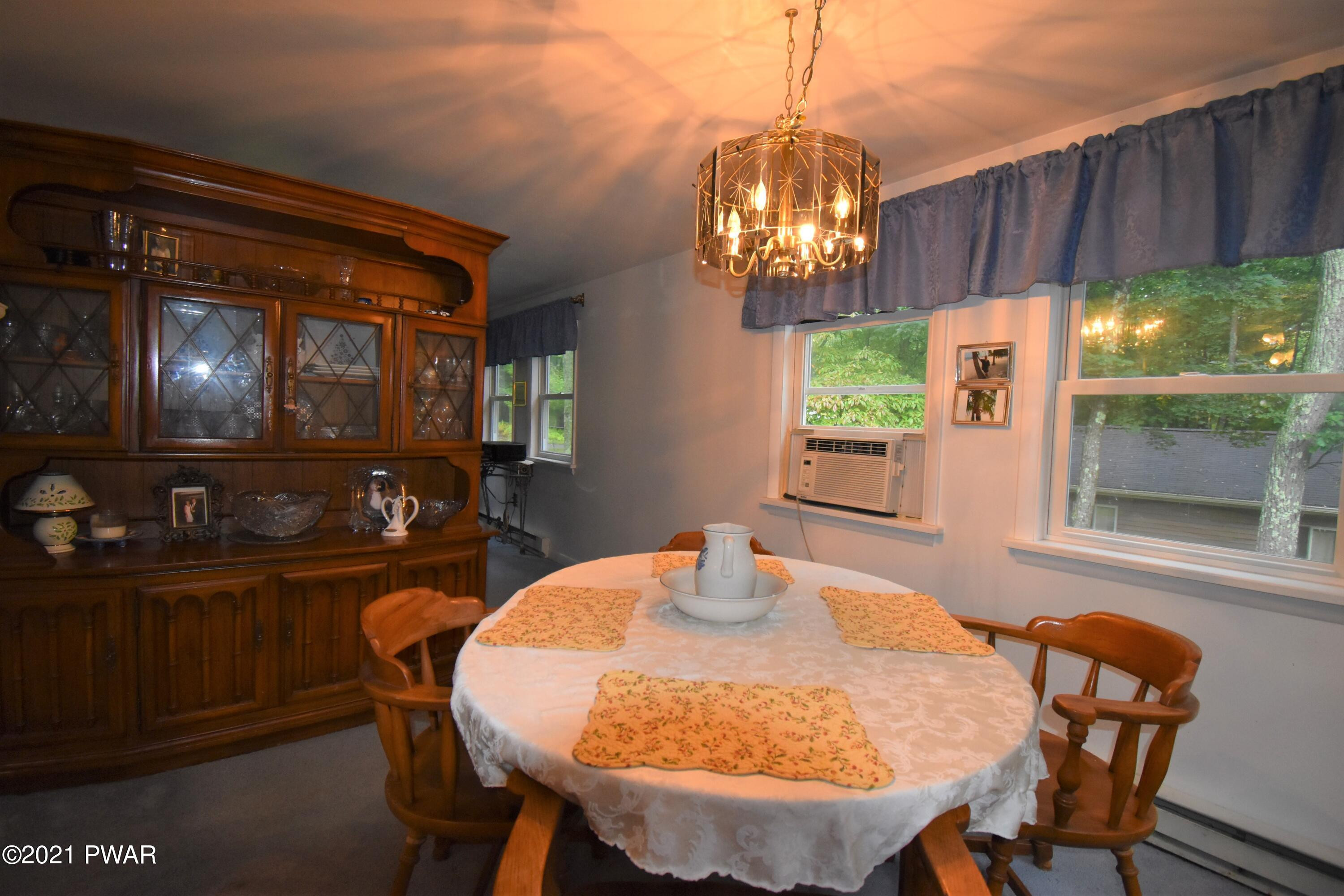 123 Autumn Road Dingmans Ferry, PA 18328 - Photo 8 of 19 Dining room
