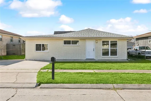 $199,000 | 1608 Redwood Drive, Harvey, LA 70058