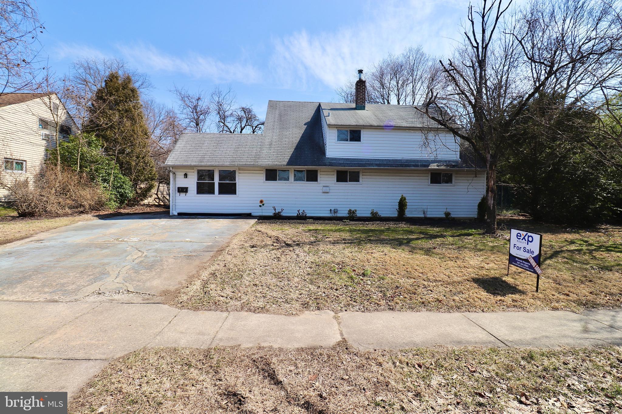 74 Goldengate Road Levittown, PA 19057 - Photo 1 of 27
