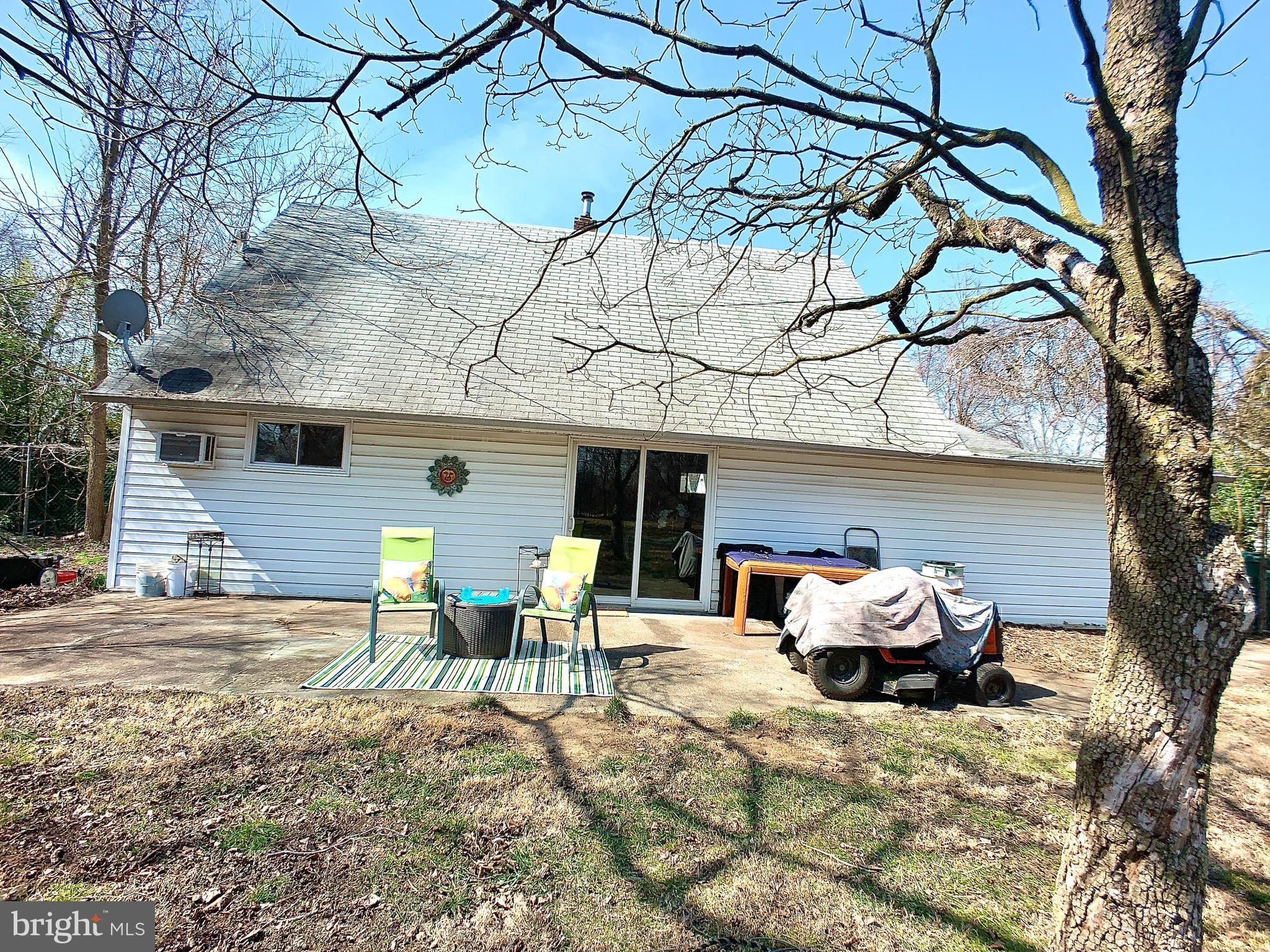 74 Goldengate Road Levittown, PA 19057 - Photo 25 of 27 Patio