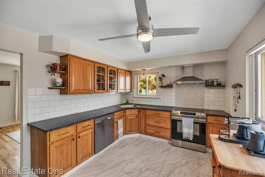 3024 Starr Road Royal Oak, MI 48073 - Photo 12 of 42