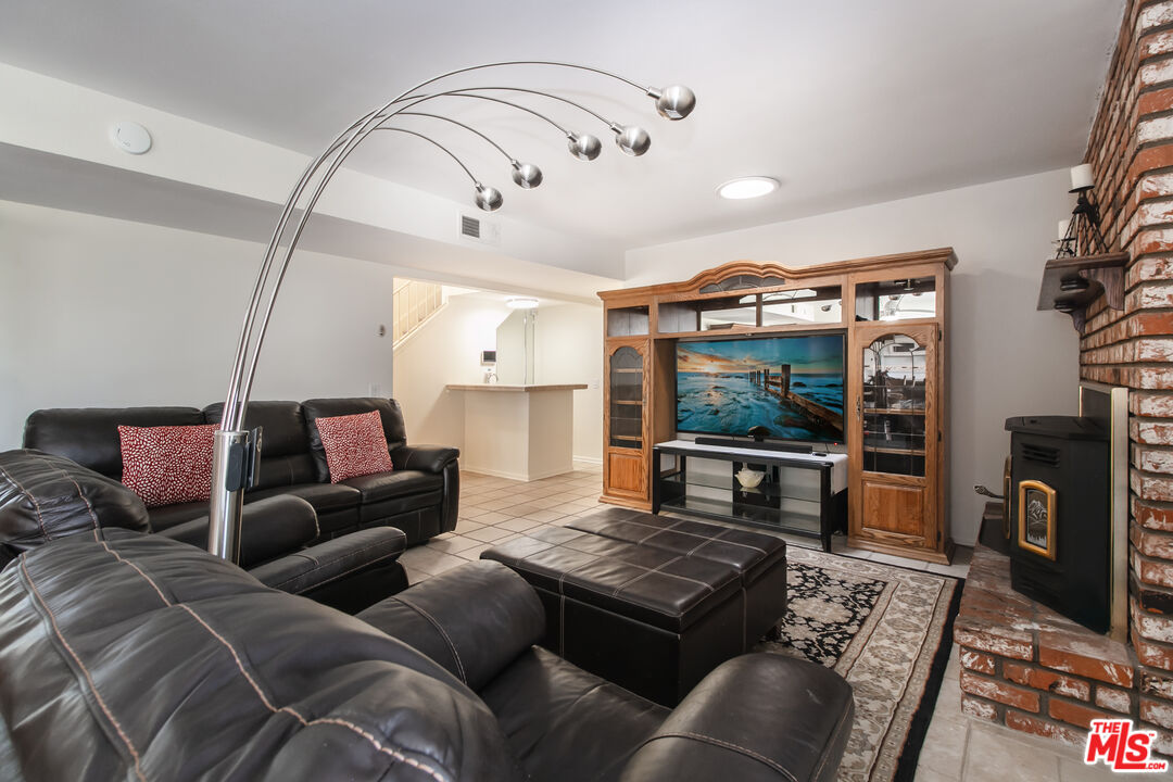 44120 Planet Circle Lancaster, CA 93536 - Photo 10 of 46