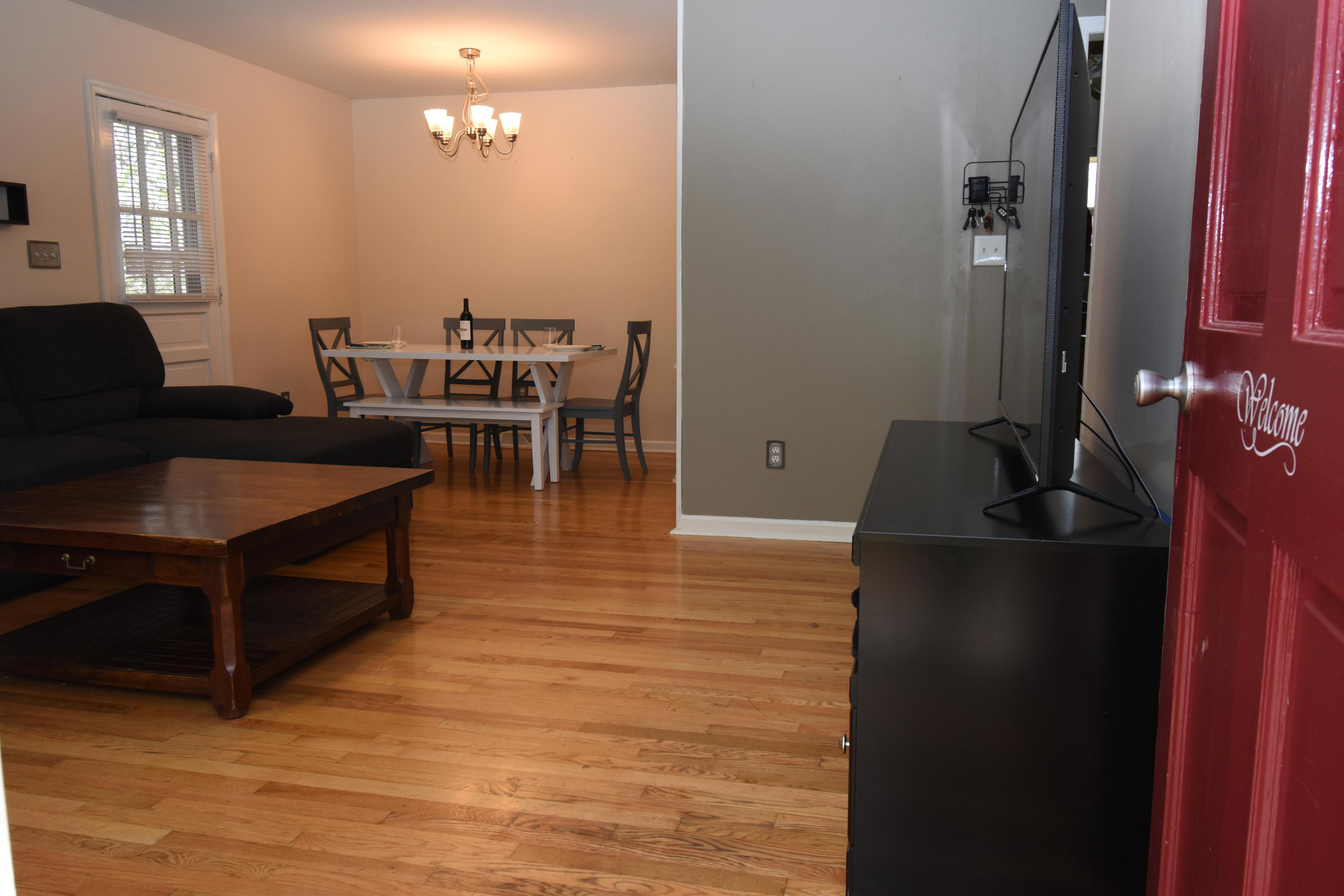 635 Ramada Road Vinton, VA 24179 - Photo 3 of 38 a living room with furniture and wooden floor