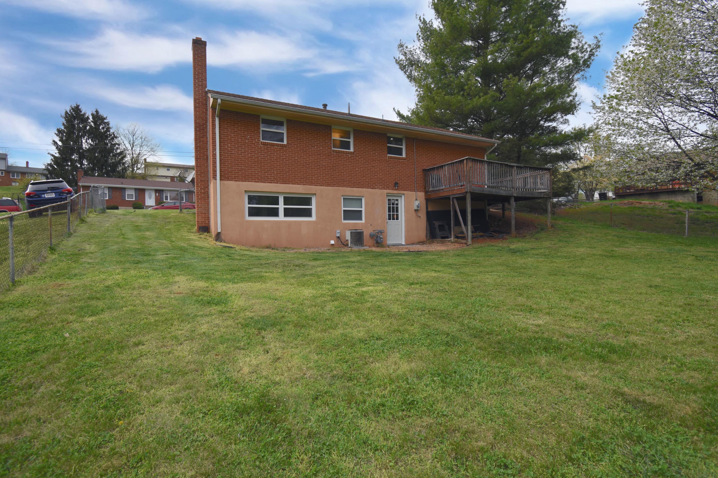 635 Ramada Road Vinton, VA 24179 - Photo 38 of 38 a front view of a house with garden