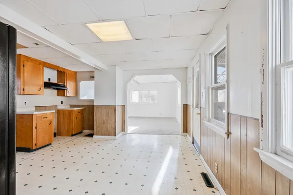 $169,900 | 21 Water Street, Clinton, ME 04927