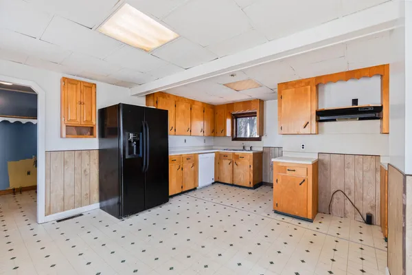 $169,900 | 21 Water Street, Clinton, ME 04927