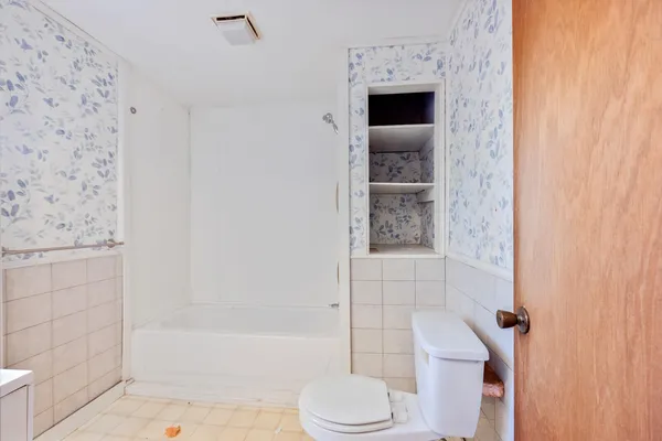 $169,900 | 21 Water Street, Clinton, ME 04927